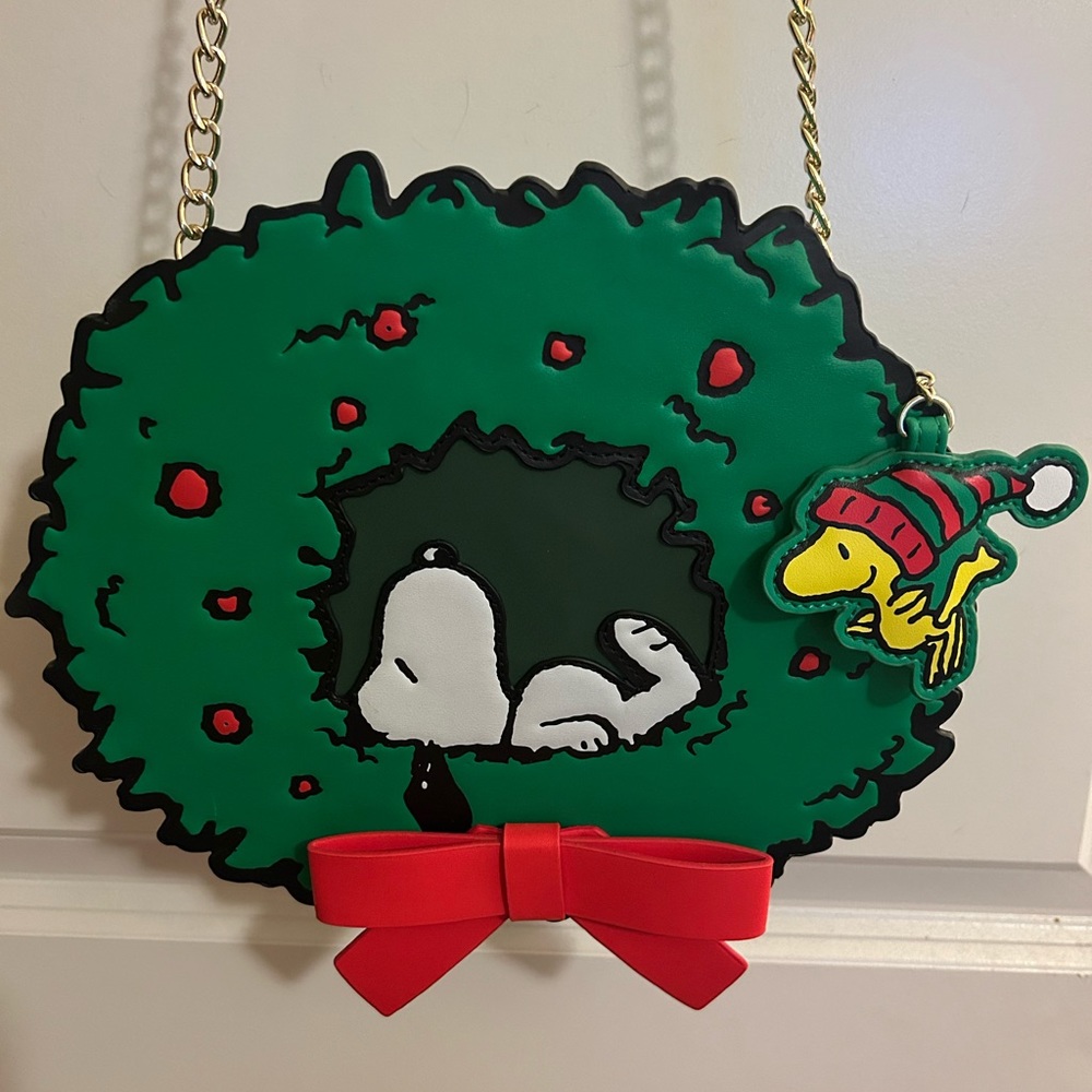 Loungefly Snoopy Christmas Wreath Crossbody